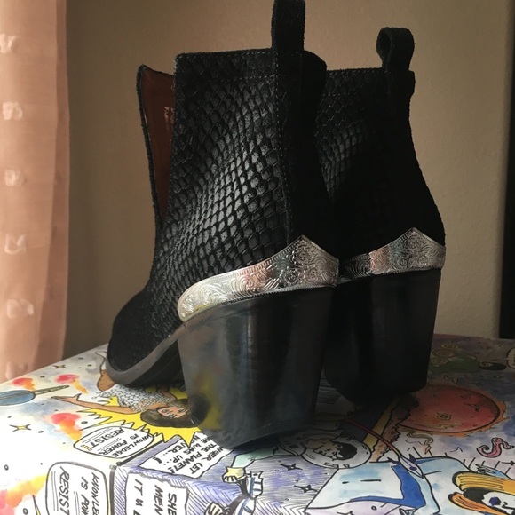 Jeffrey Campbell boot - Picture 3 of 4
